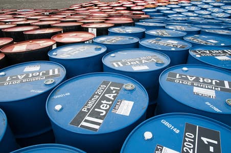 Die „Kerosin Connection“: Fluggäste bezahlen mehr, während die Airlines weniger bezahlen